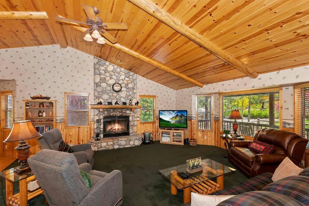 Villa Teakwood - 3-Br Spa, Fire Pit, Quiet, Ac, Centrally Located à Lac Big Bear Extérieur photo