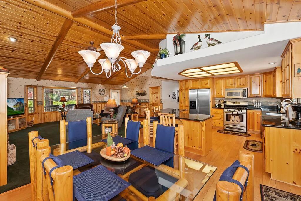 Villa Teakwood - 3-Br Spa, Fire Pit, Quiet, Ac, Centrally Located à Lac Big Bear Extérieur photo
