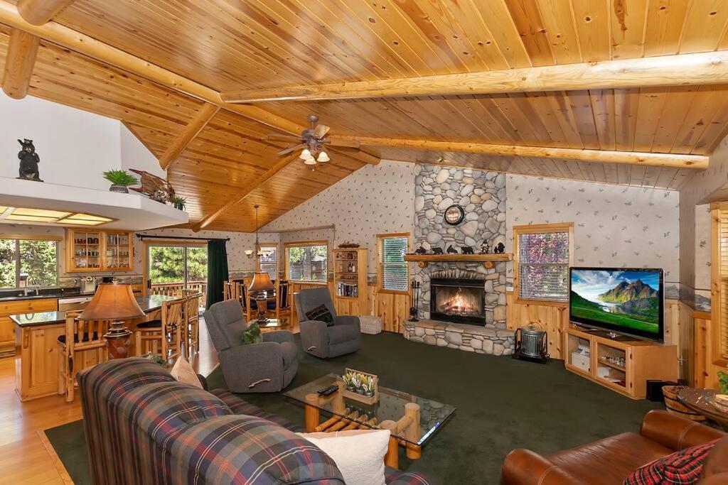 Villa Teakwood - 3-Br Spa, Fire Pit, Quiet, Ac, Centrally Located à Lac Big Bear Extérieur photo